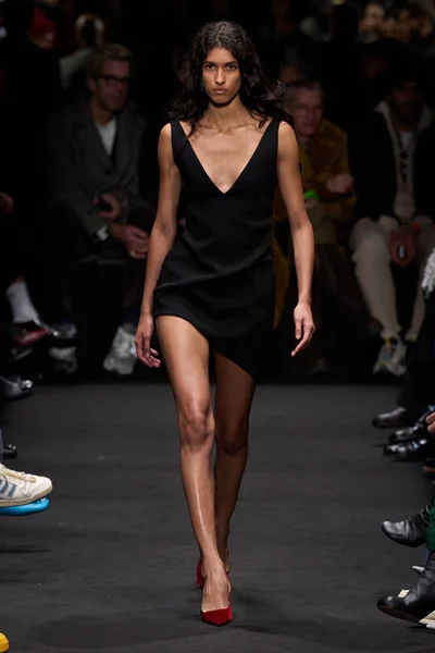 Look 25
